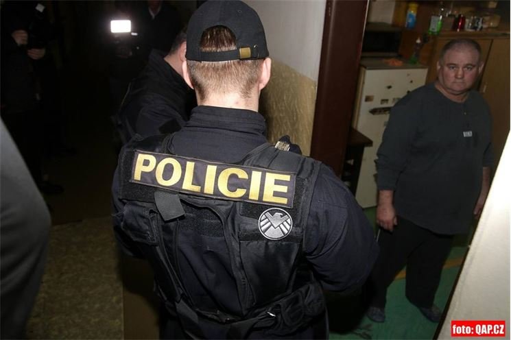 Policejní kontrola na ubytovně v Borské ulici (12)