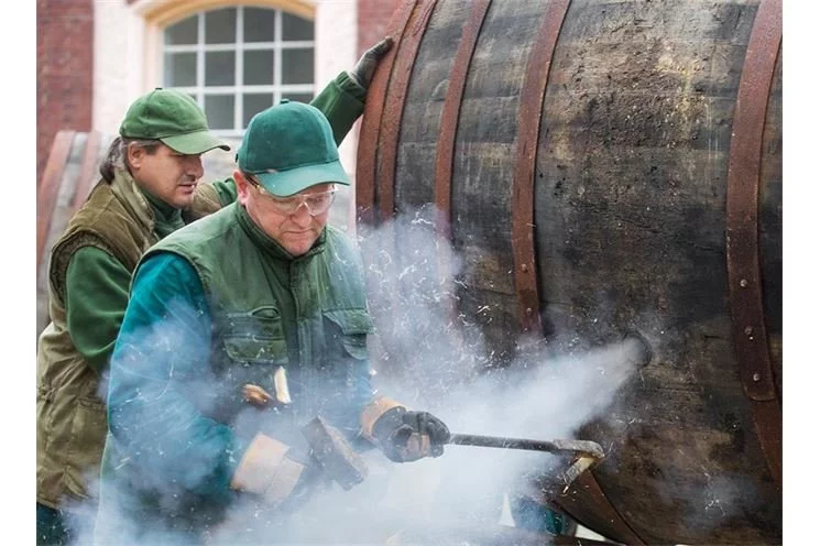 Plzeňští_bednáři_smolili_sudy Plzeňští_bednáři_smolili_sudy