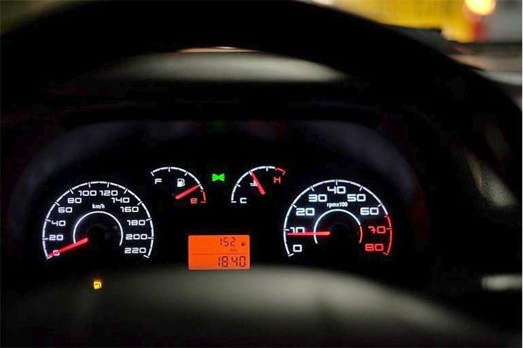 car-dashboard-2667434_1920-768x512 car-dashboard-2667434_1920-768x512