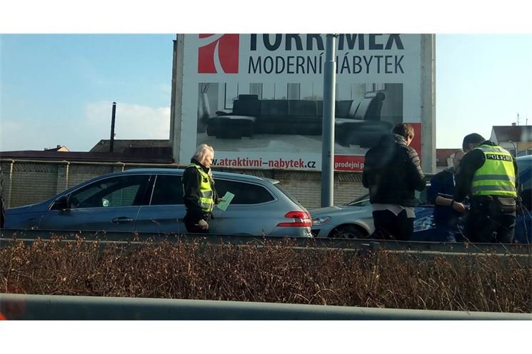hromadná nehoda u trati foto čtenář QAP_CZ (6)