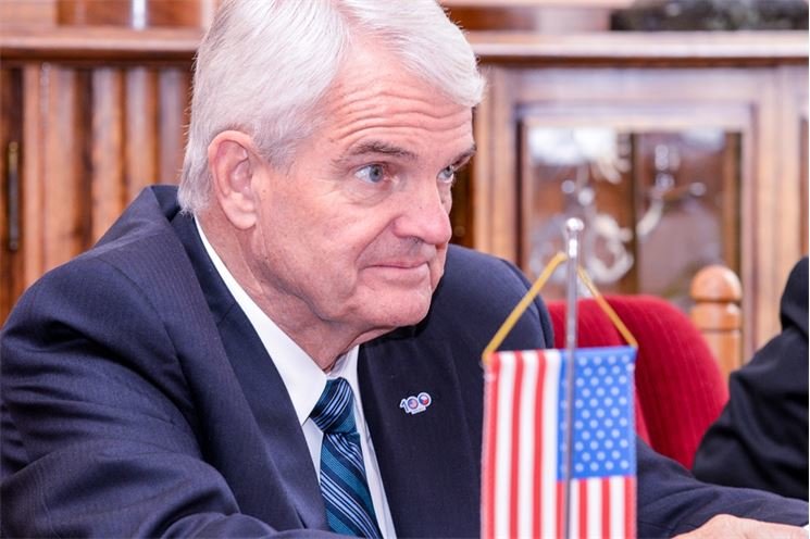 Na zahájení oslav přijel americký velvyslanec