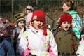 Buzení medvědů 10.března 2010 - děti z 25. MŠ mědvědům zazpívaly 