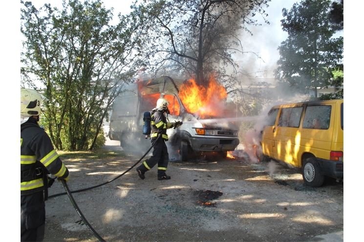 21_05_2018 požár 2dodávky na Roudné 21_05_2018 požár 2dodávky na Roudné
