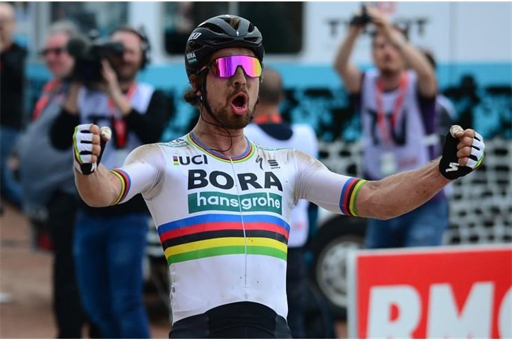 Sagan_Bettini Photo2.jpg