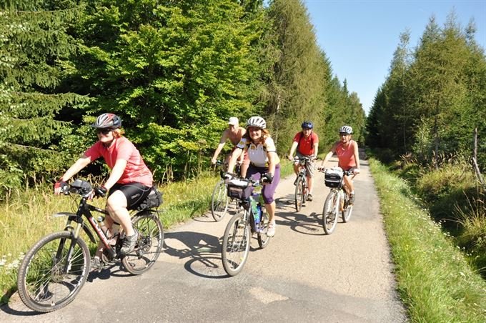 01_Cyklisté v Brdech_foto Radka ŽÁKOVÁ