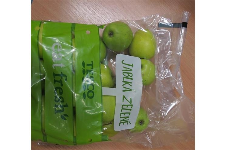 Jablka Golden Delicious_Tesco_01