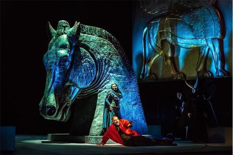 m_Nabucco_media_foto_Martina_Root (1) m_Nabucco_media_foto_Martina_Root (1)