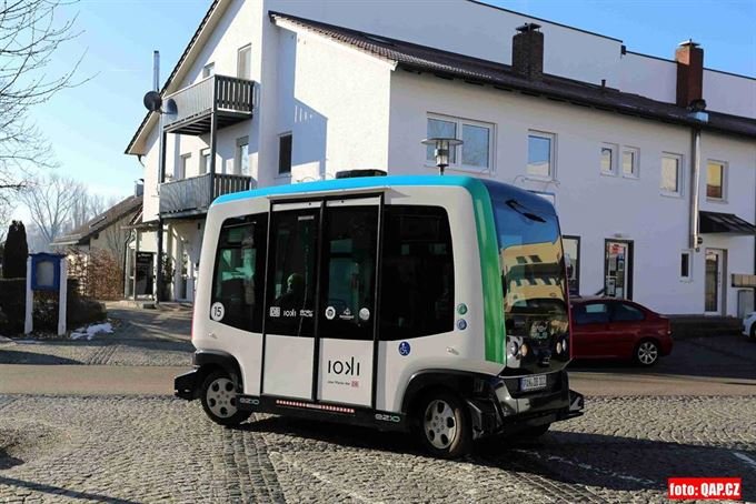 Autonomní autobus v Bad Birnbachu (1)