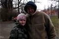 Pan Tomášek vyrazil na fotbal s manželkou a synem. Manželka se fotografovat nechtěla 