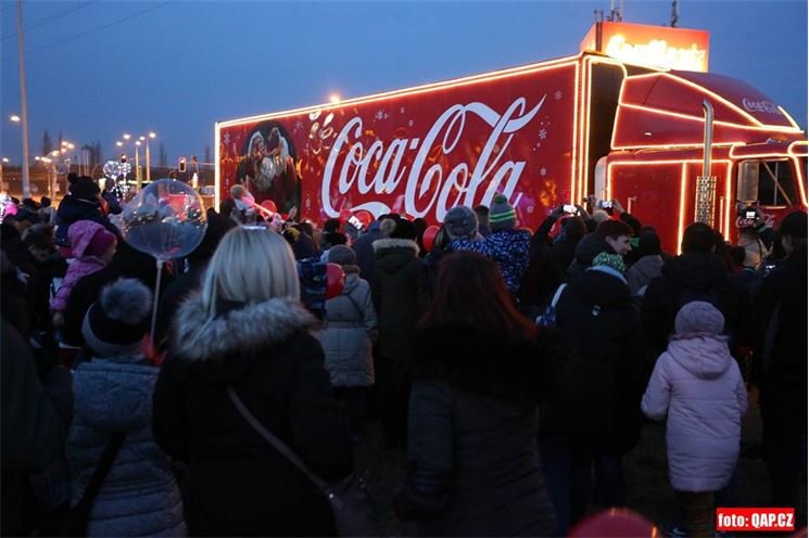 coca cola vanocni kamion plzen foto QAP (5) coca cola vanocni kamion plzen foto QAP (5)