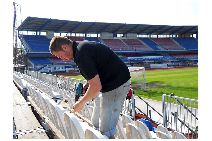 mobilní tribuny2