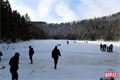 čertovo jezero plné lidí QAPfoto (6)