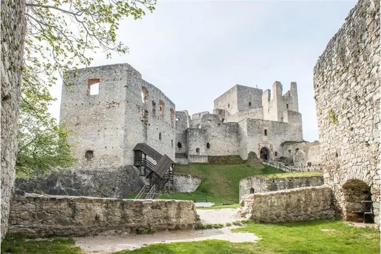 rabi foto sprava hradu rabi1
