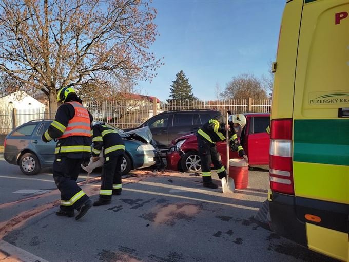 Čelní střet Dobřany_Hasiči Dobřany