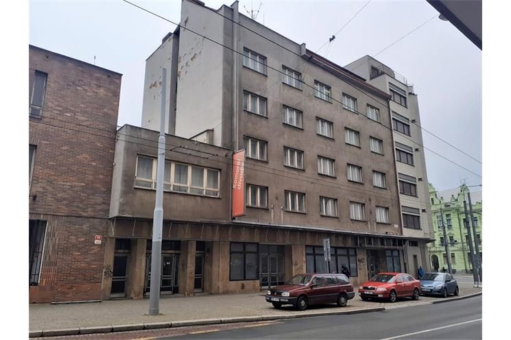 Budova Komorního divadla
