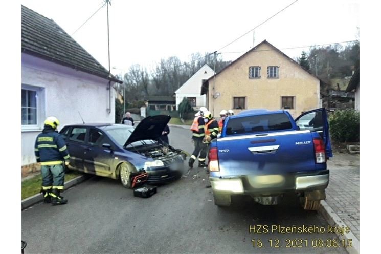 Střet aut ve Všerubech_foto HZSPK Střet aut ve Všerubech_foto HZSPK