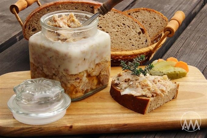 Rillettes s tymiánem a česnekem Rillettes s tymiánem a česnekem