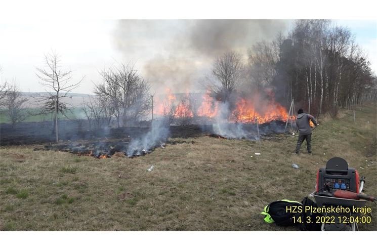 Požár trávy_foto HZSPK
