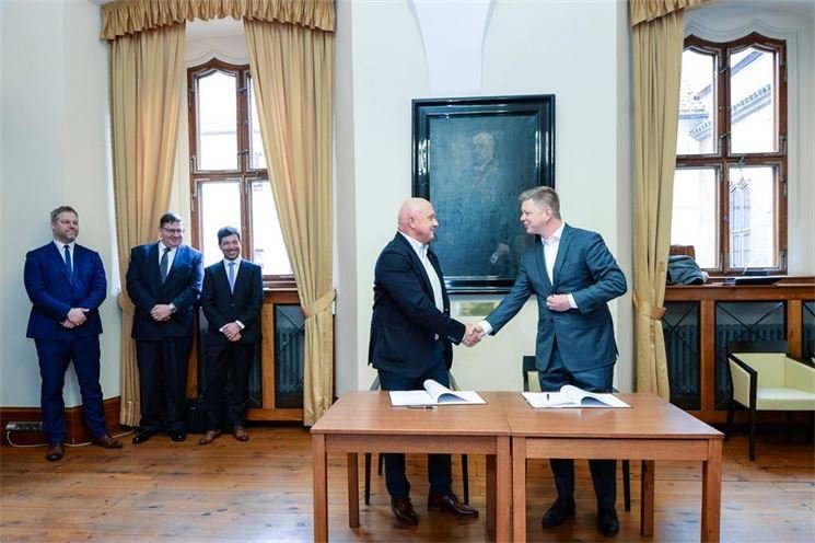 Podepsání smlouvy_foto město Plzeň Podepsání smlouvy_foto město Plzeň