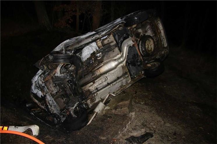 Autonehoda_požár auta_foto PČR Autonehoda_požár auta_foto PČR