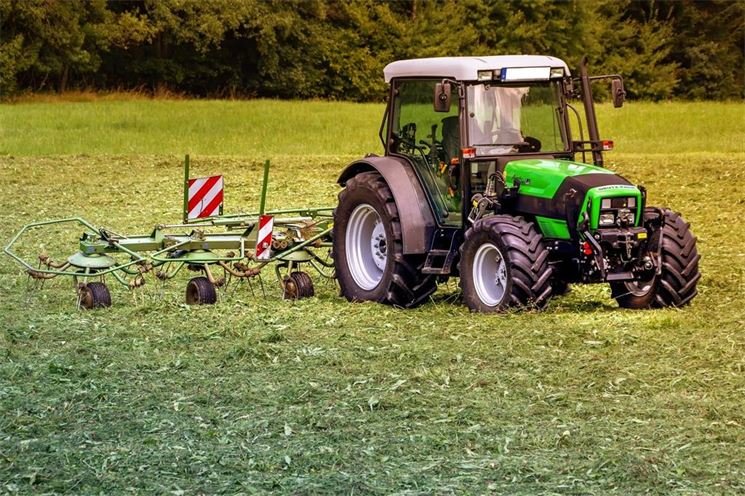 tractor-g96f970e05_1920