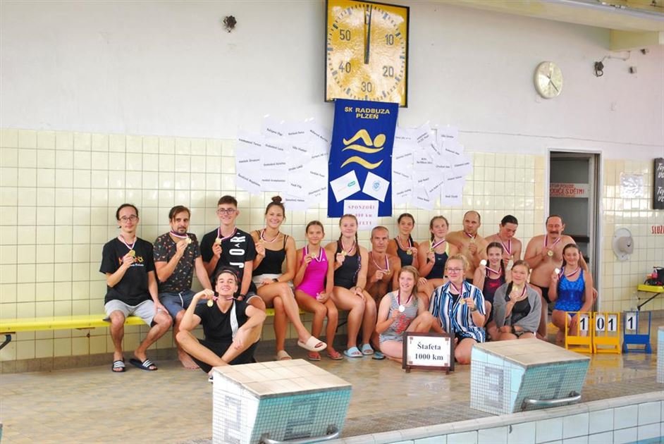 Endurance swimmers in Pilsen broke a world record, swimming for 14 days