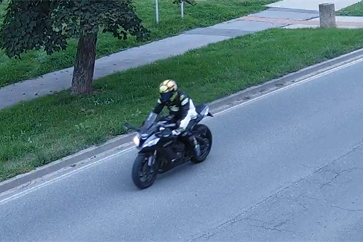 Motorkář hledá se DN_PČR (1)