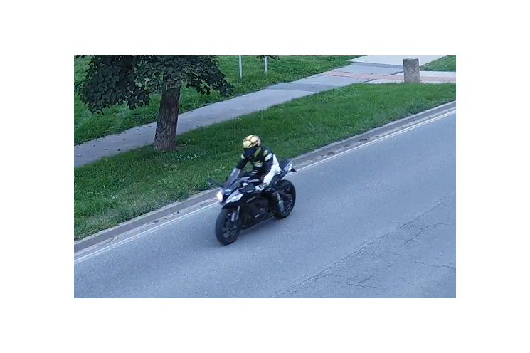 Motorkář hledá se DN_PČR (1) Motorkář hledá se DN_PČR (1)