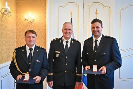 Vláda ocenila HZS PK (3)