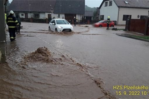 Zatopená komunikace Roykcansko_HZSPK