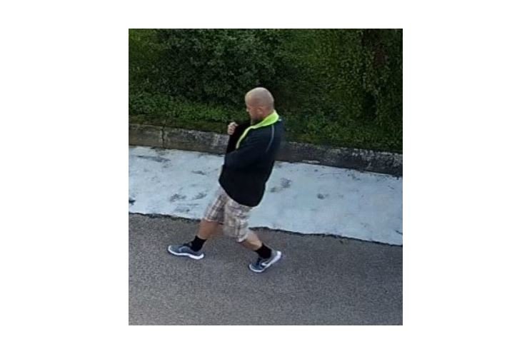 hledaný muž_Krádež peněz_Snopoušovy_PČR hledaný muž_Krádež peněz_Snopoušovy_PČR