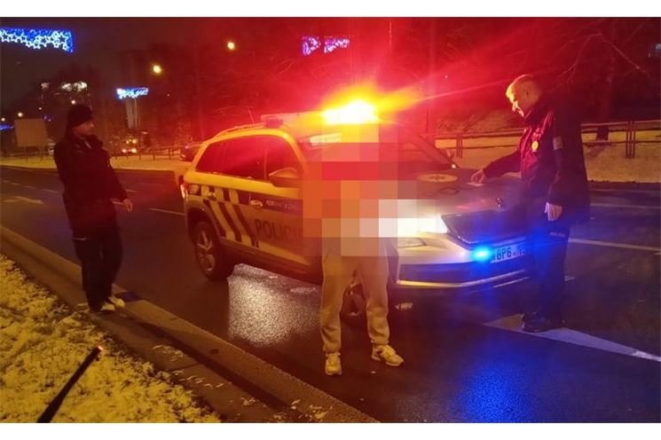 Policie ilustračka sníh noc člověk1122 Policie ilustračka sníh noc člověk1122