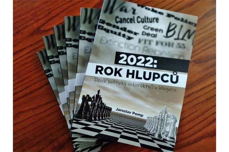 2022_rok hlupců Pomp kniha