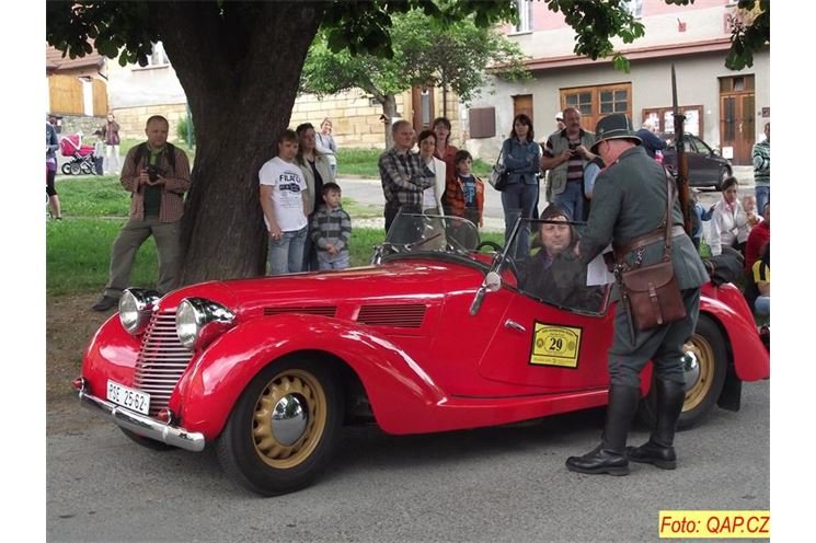 historická auta 040