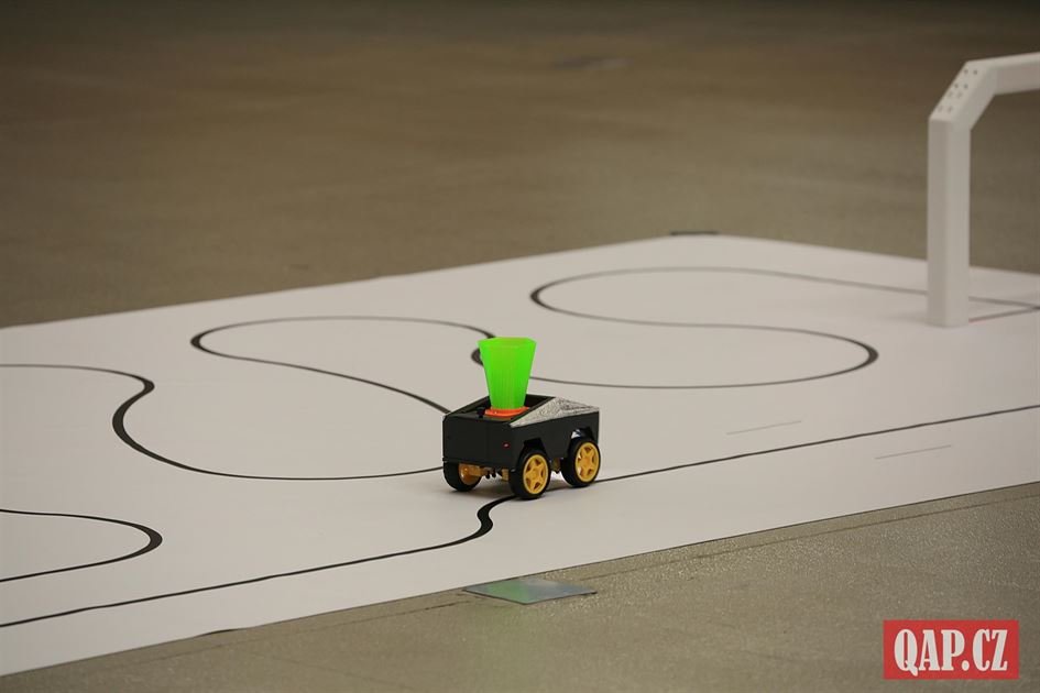 Bei Techmania gibt es eine Roboterkarren-Wettbewerbsfahrt – FOTOS
