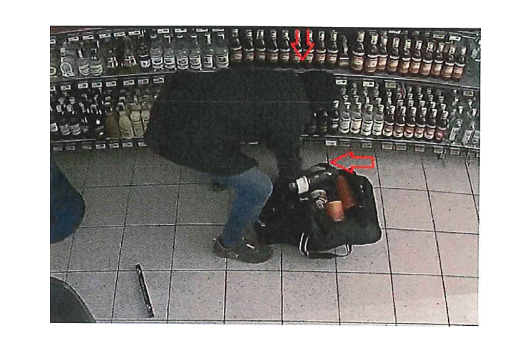 Lupič_alkohol a cigarety_PČR Lupič_alkohol a cigarety_PČR