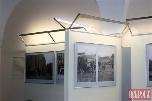 dobové fotografie_mázhauz radnice_0423_QAP (2) dobové fotografie_mázhauz radnice_0423_QAP (2)