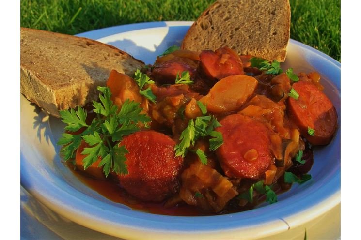 buřty s cuketou na pivě_Andrea Motlíková buřty s cuketou na pivě_Andrea Motlíková