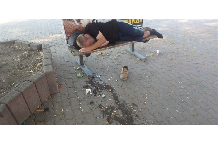 Opilec na lavičce_Americká_MPP Opilec na lavičce_Americká_MPP