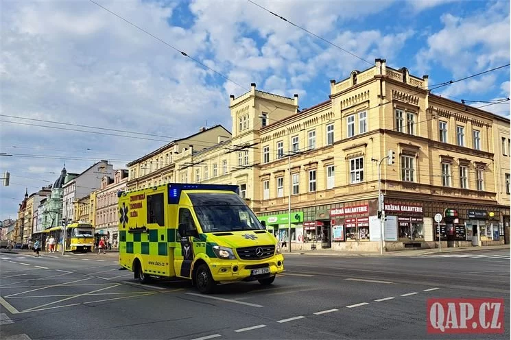 sanitka Plzeň_ilustrační_QAP sanitka Plzeň_ilustrační_QAP