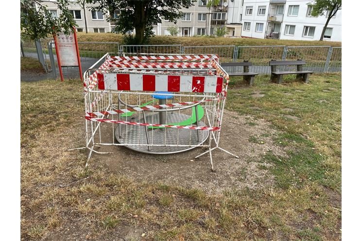 ničení dětských hřišť_Tachov_0823_město Tachov (1)