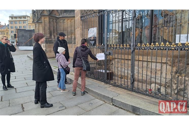 Andělíček_truhla na lístečky za zemřelé_1023_QAP (4) Andělíček_truhla na lístečky za zemřelé_1023_QAP (4)