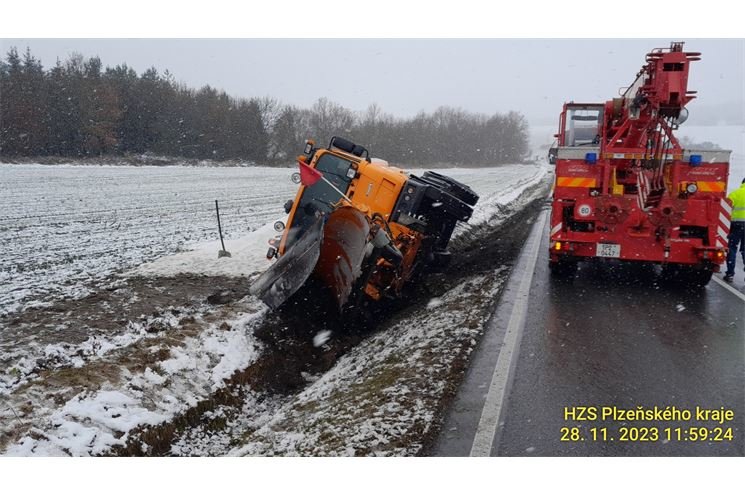 Soustov sypač nehoda_1123_HZSPK (1)