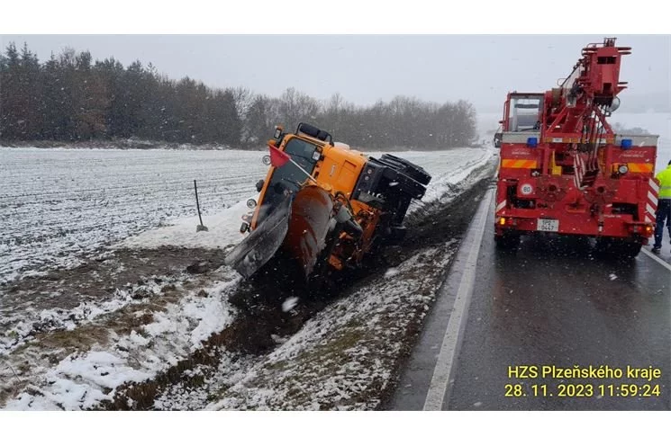 Soustov sypač nehoda_1123_HZSPK (1)