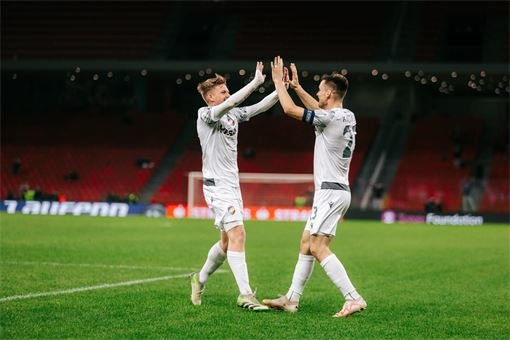 Šulc_trefa v Tiraně_FCVP