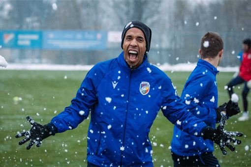 FC Viktoria Plzeň_hráč se sněhem