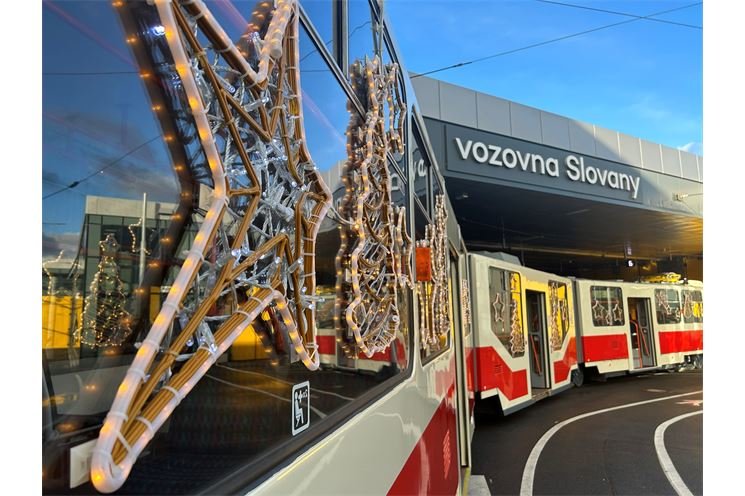 Vánoční tramvaj č. 2_2023_PMDP (2)