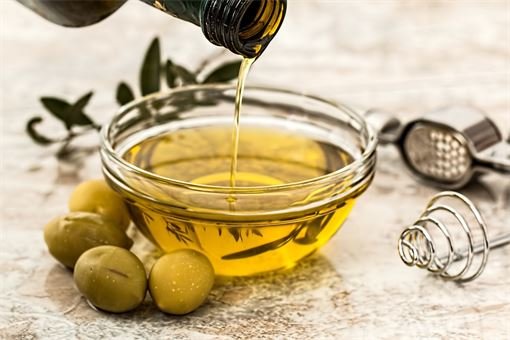 Olivový olej_ilustrační_pixabay