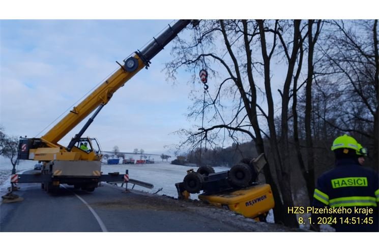 vyproštění stavebního stroje DOmažlicko_0124_HZSPK (4)