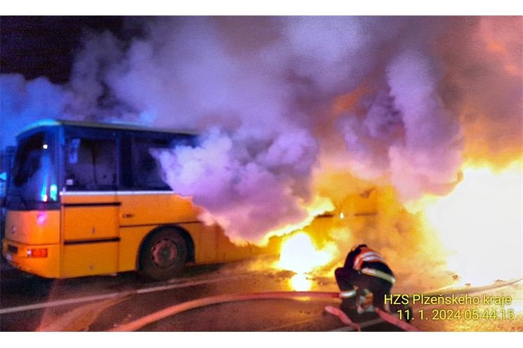 požár busu Líně_0124_HZSPK (7)